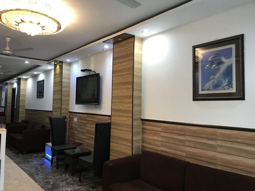 Tjs Royal Hotel Delhi  Eksteriør billede