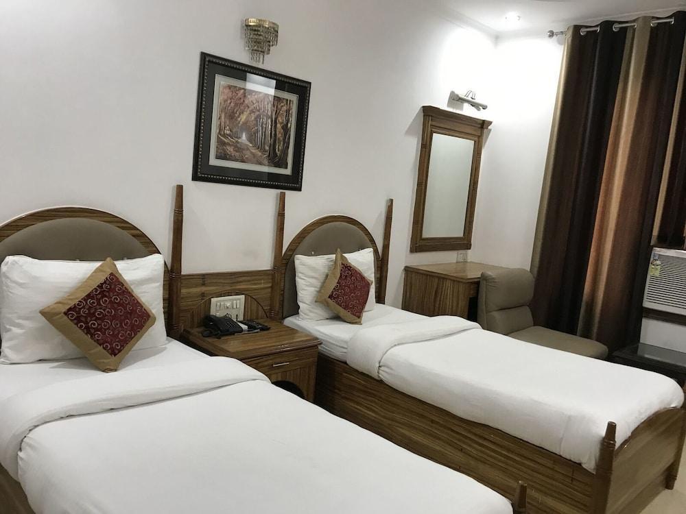 Tjs Royal Hotel Delhi  Eksteriør billede