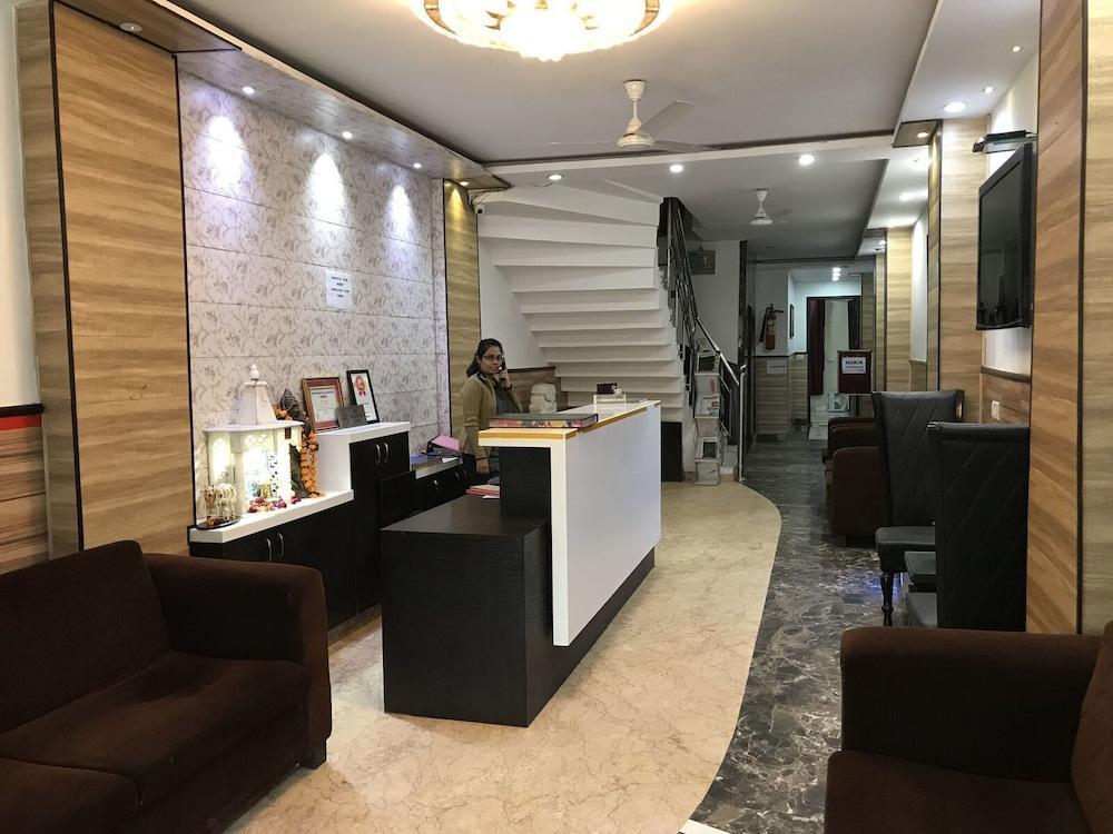 Tjs Royal Hotel Delhi  Eksteriør billede