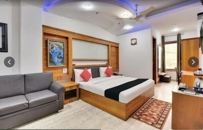 Tjs Royal Hotel Delhi  Eksteriør billede