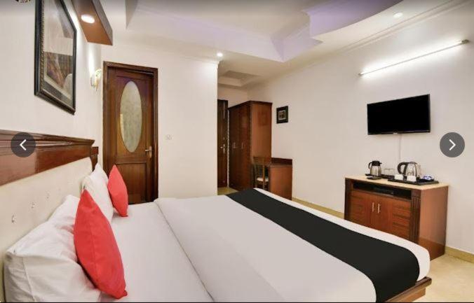 Tjs Royal Hotel Delhi  Eksteriør billede