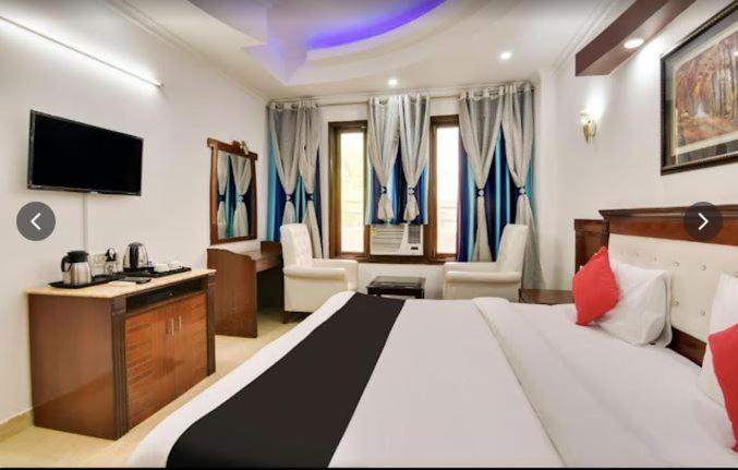 Tjs Royal Hotel Delhi  Eksteriør billede